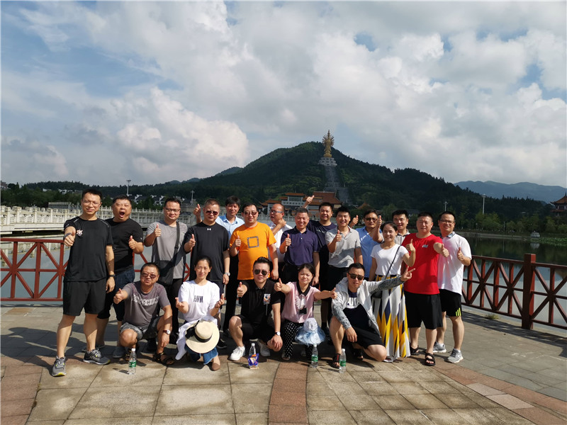 湘能楚天-2019年营销雷火·竞技(中国区)电竞官网出游